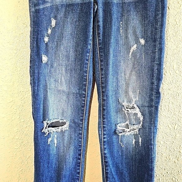 JUDY Blue Los Angeles Relaxed Ripped Jeans. - Picture 2 of 13